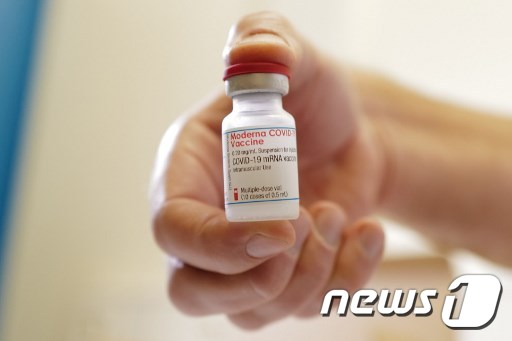 미국 제약사 모더나가 개발한 코로나19 백신. (자료사진) © AFP=뉴스1