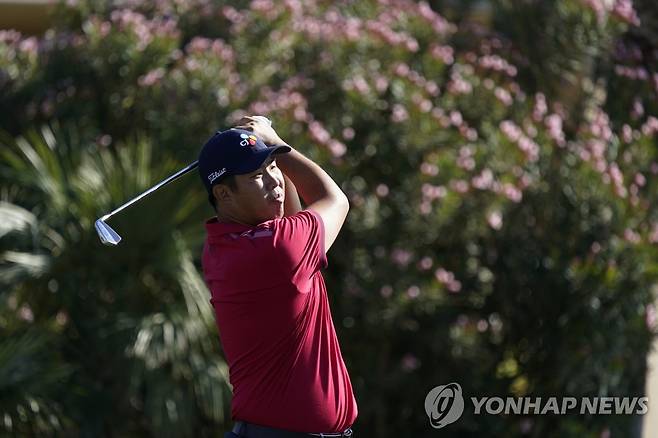 PGA 투어 아메리칸 익스프레스 1R서 2위 오른 안병훈 (라킨타 AP=연합뉴스) 21일(현지시간) 미국 캘리포니아주 라킨타의 PGA 웨스트 니클라우스 토너먼트 코스(NT·파72·7천152야드)에서 열린 미국프로골프(PGA) 투어 아메리칸 익스프레스 1라운드 17번 홀에서 안병훈(30)이 티샷을 하고 있다. 안병훈은 이날 7언더파 65타를 기록해 2위에 올랐다. knhknh@yna.co.kr