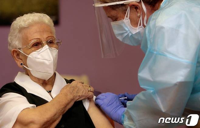 코로나19 백신 접종 <자료사진> © AFP=뉴스1