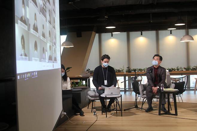 김종현 LG에너지솔루션 사장이 지난 8일 소통 라운지에서 신입사원들과 소통하는 사내 온라인 타운홀 행사를 진행했다.