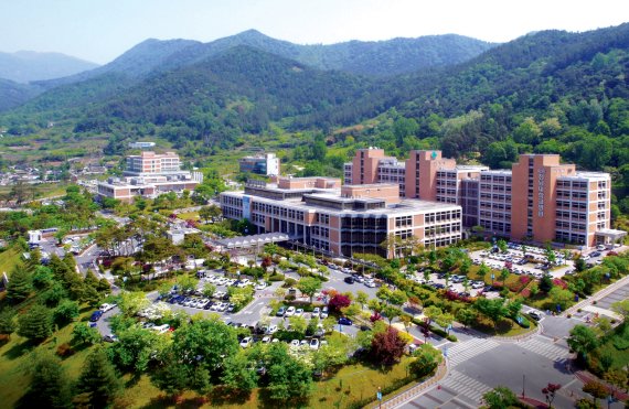 '한국내 가장 아름다운 병원'으로 손꼽히는 화순전남대병원 전경