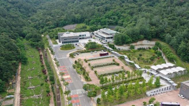 창원상복공원 전경. 창원시 제공