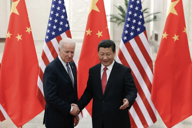 조 바이든 미국 대통령이 부통령 시절인 2013년 12월 중국을 방문해 시진핑 중국 국가주석과 만나는 모습. /AP 뉴시스