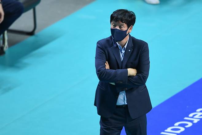신영철 우리카드 감독. 한국배구연맹 제공
