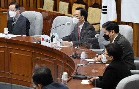 주호영 국민의힘 원내대표가 26일 국회에서 열린 원내대책회의에서 모두발언을 하고 있다.(사진=노진환 기자)