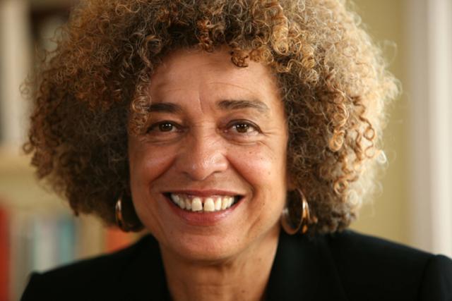 앤절라 데이비스는 경찰 공권력과 감옥제도가 차별-억압의 도구라는 점을 선구적으로 주장한 미국 'Black Lives Matter' 운동의 어머니다. speakoutnow.org