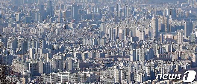 서울 시내 아파트 단지의 모습. 2021.1.24/뉴스1 © News1 김진환 기자