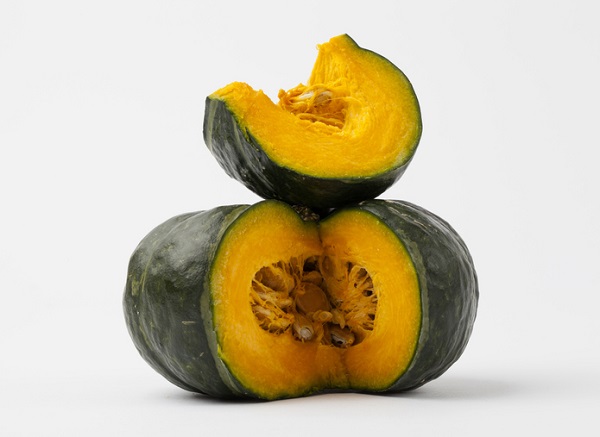 대장 건강을 위해서는 5색 과일과 채소를 챙겨 먹는 게 도움이 된다. 노란색을 대표하는 식품은 호박이다./사진=​게티이미지뱅크