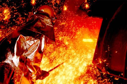 포스코 광양제철소 제1용광로에서 현장 직원이 작업을 하고 있는 모습. 세계일보 자료사진