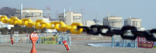 지난 18일 경북 경주 양남면 월성원자력발전소 모습. 월성원전은 최근 삼중수소 검출 관련 논란에 휩싸였다. 연합뉴스