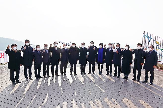 부울경 기초의회 의장단은 29일 가덕신공항 추진을 촉구하는 성명을 발표했다. 부울경 기초의회 의장단 협의회 제공