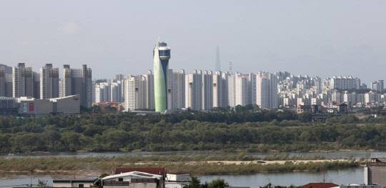 경기도 남양주시에서 바라본 하남 아파트 밀집 지역 전경. <연합뉴스>