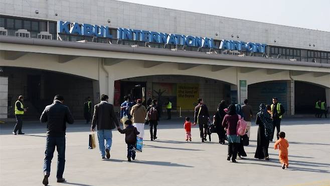 카불에서 출발하는 국제선은 하루 12기에 달한다