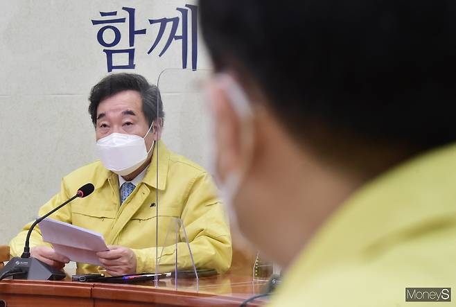 민주당이 공수처 검사 추천을 위한 인사위원에 나기주 법무법인 지유 대표변호사와 오영중 법무법인 세광 구성원변호사를 선임했다. 사진은 이낙연 민주당 대표가 8일 국회에서 열린 최고위원회의에 참석한 모습. /사진=임한별 기자