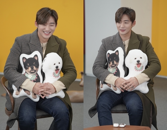 Actor Lee Tae-sung starts Lets start with Pet Mond and Kao in Run Dang stick.MBC Everlons Exciting Race (hereinafter ), which will be broadcasted first on MBC Everlon and MBC Sports Plus in March, will be played by four teams of entertainment industry representative dog dog dog dog dog dog dog dog dog and their pet in the process of learning dog agility and breathing together and playing top model in a formal agility competition. It is an entertainment program that contains Model, achievement, and impression.While Moon Se-yoon and Choi Sung-min, who are considered to be the best performing arts in 2021, are on the 2MC, the couple Kim Won-hyo, the representative marriage encouragement couple of entertainment industry, - Shim Jin-hwa and his wife are receiving hot attention and expectation by reporting the news of their appearance with Pet Typhoony.Meanwhile, another protagonist who will start a new Top Model was released on February 17: actor Lee Tae-sung and his Pet Mond and Kao.In particular, Mond and Kakao have appeared in an entertainment program with Lee Tae-sung, and have attracted more attention to their appearance as they are Pet, who has gained explosive attention by radiating unique and cute charms.