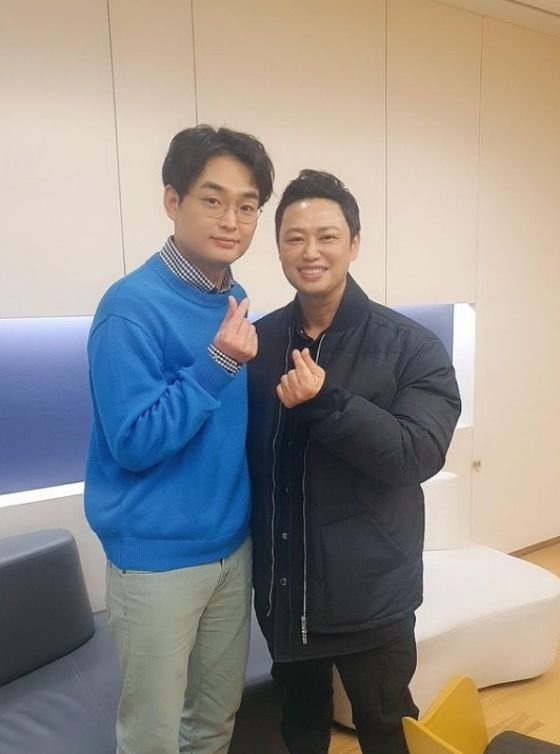 It was fun.Comedian Young Jin Park Radio Star Celebratory photohas released the book.Young Jin Park posted on his SNS on the 17th, I enjoyed my respectable seniors Kang Daniel Sunmi, who is so good, and my wonderful brother, Chi Seung-hyung.Young Jin Park in the public photo leaves Kang Daniel, Sunmi, Kim Beom-Su, a brushing and a warm two-shot meeting in MBC Radio Star waiting room.MBC Radio Star broadcast on the 17th was featured in Wonderful Visit feature, and Kim Beom-Su, Kang Daniel, Yang Chi Seung and Young Jin Park appeared.Sunmi was joined by Special MC.On the other hand, Young Jin Park is meeting with the public on various broadcasts including YouTube channel which is united with Kim Jun Ho, Kim Dae Hee and Kwon Jae Kwan.