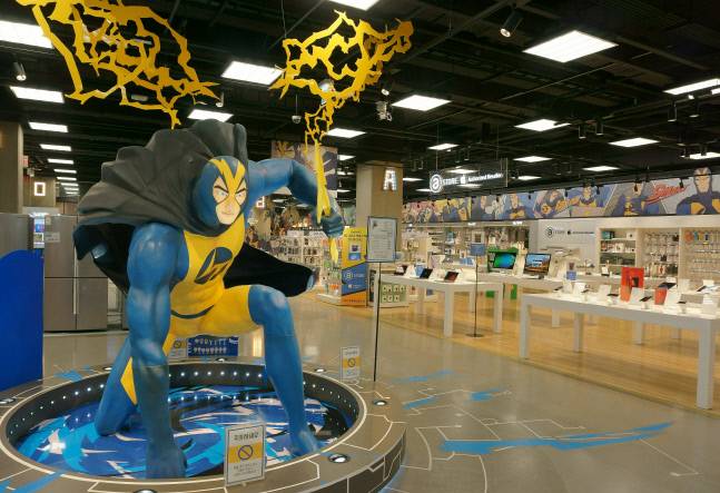 신세계그룹이 1일 상표출원한 일렉트로스 마스코트 일렉트로맨은 이미 영화 등으로 실사화 움직임이 있었던 터라 야구장에 등장할지 관심이 쏠리고 있다. 제공=이마트