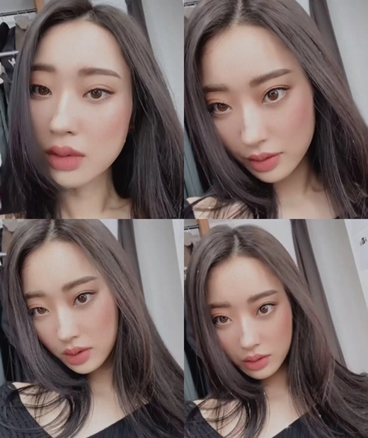 Singer Kyungri from Group Nine Muses showed off her beautiful looks.Kyungri posted a video on his personal SNS on the 20th with an article entitled Kyungri in February. Is nothing different?In the public footage, Kyungri is taking various poses while watching a new hairstyle. In the video, Kyungri stares at the camera and boasts extraordinary beautiful looks.Meanwhile, Kyungri will appear in JTBCs new drama Undercover, a comprehensive channel scheduled to air this year.Currently, Kyungri is in public devotion to Singer Jinwoon and is known to have started dating since the end of 2017.
