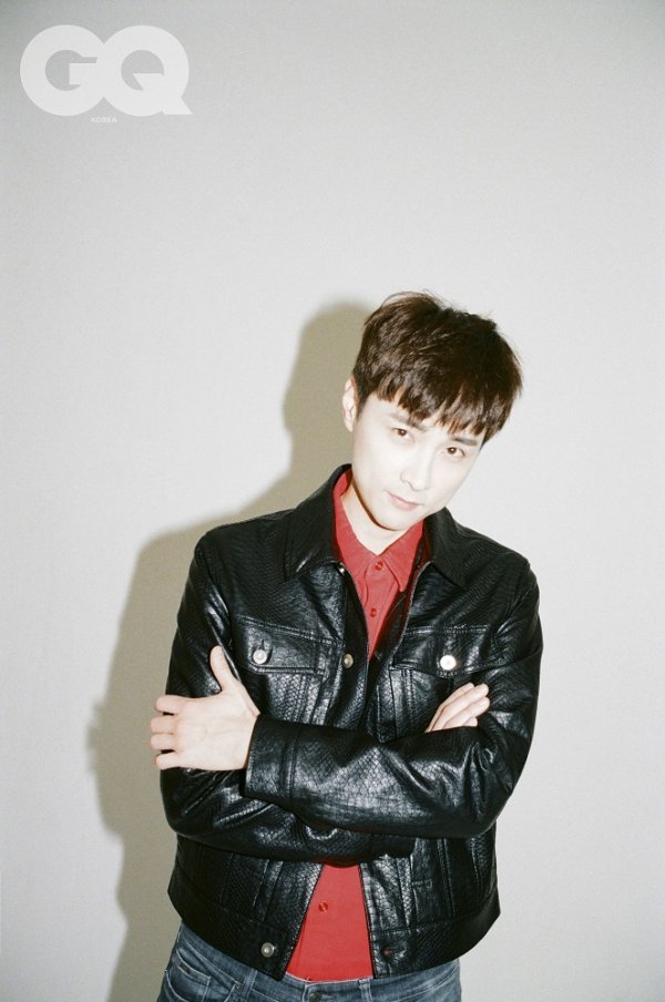 The Byrds Min Kyung Hoon has revealed a variety of charms through the pictorial.Min Kyung Hoon recently participated in the mens GQ Korea pictorial.Min Kyung Hoon showed off various poses and different charms that were rarely seen through this photoreal.In the picture, the intense eyes and serious atmosphere catch the eye from the appearance of the boy beauty so that the time of 18 years since his debut is overshadowed.Especially in the interview with the photo shoot, I focused on the story that was more serious about music as well as the strange charm shown in the entertainment.Min Kyung Hoon commented on The Byrds music, I think that I would like to have a song that contains a clear message now, unlike before.The Byrds mini album, released in March, also focused on lyrics, and I want to convey a more mature message. 