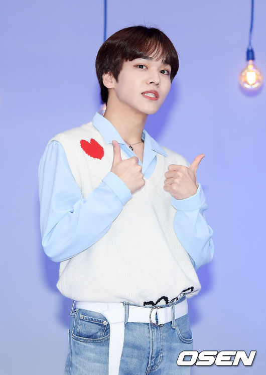 On the afternoon of the afternoon, a photo time event was held before the recording of TBS Fact Insta at the Sangam-dong TBS open studio in Seoul Mapo District.Group ONF (ONF) Yu Hakusho has photo time.