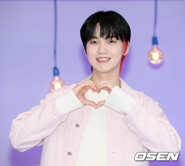 On the afternoon of the afternoon, a photo time event was held before the recording of TBS Fact Insta at TBS Open Studio in Sangam-dong, Seoul Mapo-gu.The group ONF (ONF) J-US has photo time.