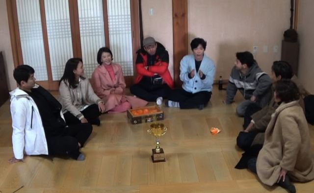 In March, when the new sun was rising, young people traveled to Paju City, Gyeonggi Province on SBS Flaming Youth.The youths who arrived at the Hanok house with a beautiful pine garden admired the luxury house of the past and received hints about the new friend with beautiful eyes with spring.The production team gave the first hint, Steel Wool. So the youths reasoned about what is the thing to use, and mentioned various occupational groups such as home shopping and car wash.In the second hint, which I immediately handed over, a picture of the new Friends pretty eyes appeared, and the youths who saw it raised their expectations by not giving praise, saying that their eyes are really beautiful.The last hint was a signal that anyone in the Republic of Korea knew, and the youth narrowed down their opinions by referring to the people involved.Choi Sung-kook and Yoon Ki-won, who had knowledge, surprised everyone, and eventually, they were in the pickup of the new Friend, raising questions about whether they would have answered the correct answer.The new Friend, who came this time, mentioned the unique hope of deviation as what he wanted to do in the disapproval, and said that he had a special past relationship with Flaming Youth members.On the other hand, on this trip, the FC Bull Moth, which won the championship in the Bone-hitting Girls, is also drawn.The Goal Hitting Girls (hereinafter Goal-hitting Girls), which was previously broadcast as a special feature of the New Year in 2021, was the first Korean womens soccer entertainment to record a record audience rating of 14 percent, drawing huge attention.The FC Bull Moth team, which consists of two unheard members, won the championship over all teams, and the youths enthusiastically welcomed Park Sun-young and Shin Hyo-bum, who appeared with the winning products.They brought both hands to the products they had written down in advance, and they found the luxury accommodation and the personalities that were predicted as the winning benefits, and the youths gave a joyful exclamation.The youths also reported the recent situation after the broadcast of Gol-Chung Girls.Sunyoung said that he heard a lot of stories around after the broadcast, and Choi Min-yong also vividly conveyed the tremendous topic, saying that he only talked about wherever he went after the broadcast.In addition, Sunyoung and Hyobum have released a behind-the-scenes story that they could not hear in the goal.The two laughed when Lee Chun-soo, who was the manager of FC Bull moth, secretly went to his wife, Shim Ha-eun, who played as a player of the FC National University Family, and said, Park Sun-young is unconditionally avoided.From the release of the winning product that impressed the new Friend and youth who came to shake the heart of the unhappiness, the behind-the-scenes story of the honey jam-filled Goal Girl can be seen on SBS Flaming Youth, which airs at 10:20 pm on Tuesday.Photos