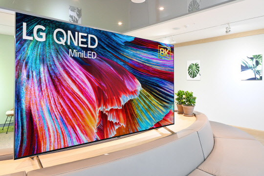 미니 LED를 적용한 프리미엄 LCD 제품인 LG QNED TV 이미지. <LG전자 제공>