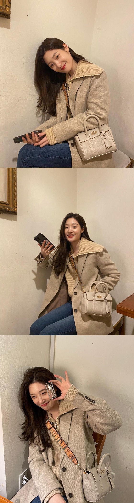 Chung Chae-yeon posted several photos on his instagram on the 3rd.In the photo, Chung Chae-yeon is staring at the camera with a smile. His neat beauty attracts attention.Meanwhile, Chung Chae-yeon appeared in the Netflix original series First Love is the first time.