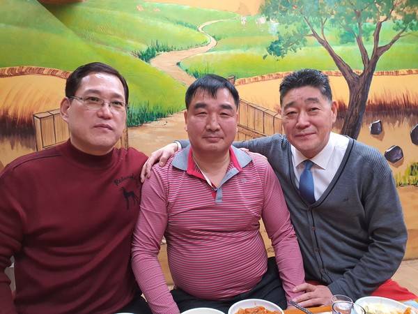 임동술KI건설 전무, 이해정 챔프, 황경연 화로구이 대표(우측)