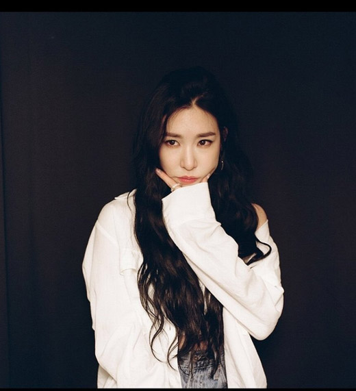 Girl group Girls Generation member Tiffany boasted of goddess beauty.On the 4th, Tiffany posted a number of photos on the personal Instagram with the article NOT GUILTY. Tiffany in the public photo is staring at the camera and making various facial expressions.Especially, the charming atmosphere and the visual that stands out attracts attention.The netizens who saw this showed various reactions such as It is so beautiful, Clean itself and It is only a feeling.Meanwhile, Tiffany will appear in the musical Chicago which opens in April as Roxy Hart.