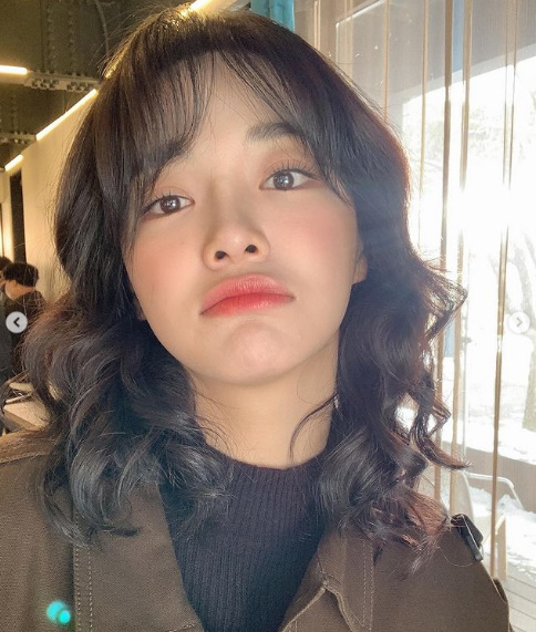 Actor Kim Se-jeong reveals charming selfieKim Se-jeong posted several photos on his SNS on the 4th with the article Its Been A Long Time.In the photo, Kim Se-jeong showed a cute charm with a cute hairstyle with rich hair thickness. Kim Se-jeong has a mature charm.Kim Se-jeong made his debut as an Io Ai member after winning second place in Mnet Produce 101 after Jeon So-mi.Since then, he has been working with solo singer and ball club. Recently, he has been loved by OCN Wonderful Rumors as an actor.