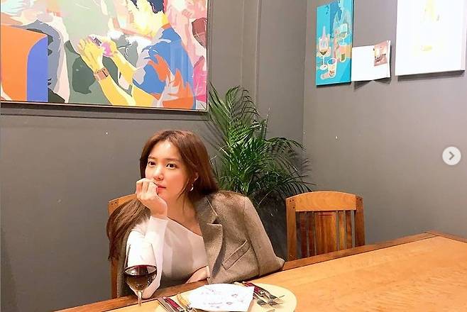 Watashi, Teiji de Kaerimasua dated Husband Do-bin Baek.Watashi, Teiji de Kaerimasua posted several photos on his instagram on the 4th with an article called Our Two.Inside the picture is a picture of Watashi, Teiji de Kaerimasua, who poses with wine in a luxurious restaurant.The beautiful beauty, which is as beautiful as her 20s, is admiring.Meanwhile, Watashi, Teiji de Kaerimasua, in 2009, has a son and an actor Do-bin Baek and marriage, and has one male and one female.Photo = Watashi, Teiji de Kaerimasua Instagram