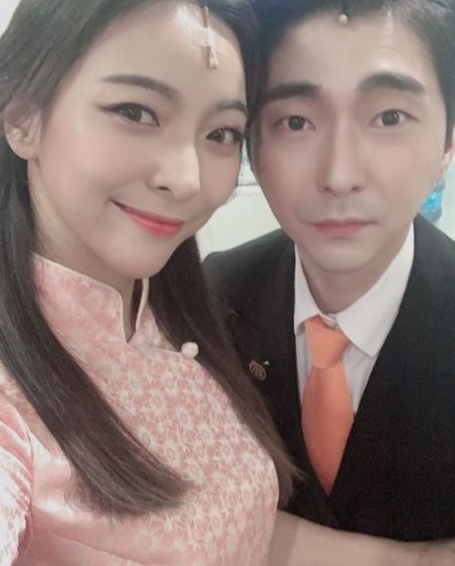 Luna, a member of the group F-X, gave a feeling of finishing the musical Questi giorni.Luna posted a picture on her instagram on March 6 with an article entitled The Musical Questi giorni of the Day Last Stage Lue Her End.The photo shows Luna and Park Jeong-pyo posing positively, and they are wearing costumes for their roles and smiling lightly.Luna said, It is most unfortunate that I can not see my brothers acting every day.I was so worried about the Character, but I was very careful about my story, worried about it together, and helped me to stand in the lead. 