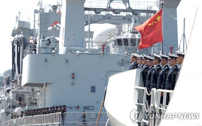 중국 인민해방군 해군 전함 [신화=연합뉴스 자료사진]