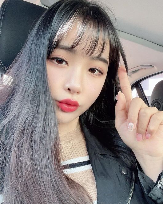 Singer Hyunyoung from girl group Rainbow created a fascinating atmosphere.On August 8, Hyeonyoung posted a recent picture and a picture of Nail for a long time on his instagram.Hyunyoung, who appears to be on a schedule in a car, is impressed with the watery beautiful look.A little sleepy eyes gave a dreamy atmosphere, and she showed a three-dimensional charm with pure visuals and sexy red lip.Meanwhile, Hyunyoung is currently running a YouTube channel and is loved by rapper DinDin for its concept content of We Are Married.
