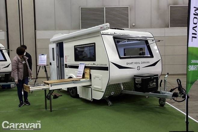 지하 주차장에 들어가는 스마트 모빌 카라반