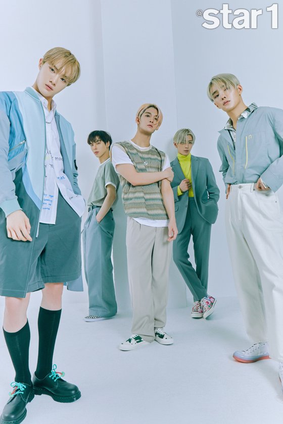 The CIX has completely absorbed the new atmosphere.CIX, the group that made a comeback with the fourth EP album Hello, Strange Dream and decorated the last chapter of the HELLO series, conducted a photo shoot for the April issue of Star & Style Magazine.CIX showed a different visual by digesting cool and unique concepts.In an interview with At Style, CIX reported on the activity of the album Hello, Strange Dream, the last chapter of the HELLO series.It was so good to be able to show a refreshing concept with boyhood unlike the dark concept that I have shown before, the members said. All the members were very careful about preparing a new concept and were more grateful to be loved as much.The members who prepared this album and made more efforts said that they wanted to praise each other. I was grateful that all the members seemed to have digested the atmosphere different from Li Dian activities.In particular, Hyun Seok said, In this concept, Seunghun was like a meat that my brother met with water. I usually have a lot of charm, but this album seems to have tried to show more diverse aspects.When asked if there was any difference in Li Dian to CIX, who is entering the second year of debut, he replied, I am proud that the gesture or expression on the stage is natural.Im a friend whos getting closer to me like a family and emits a four-dimensional charm.I think it is the first time I am lacking a lot, said Seunghun, who is scheduled to meet fans with the movie Turn: The Street. I hope fans will see the shortage as love.I ask for your love and interest.