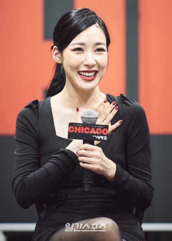 Musical Chicago, which showed its first line on December 8, 2000, joins Choi Jung Won, Ivy, Kim Young Joo, Kim Kyung Sun, S. J. Kim, Cha Jung Hyun and Tiffany Young to bring new wind.The Dive Art Center will be performing from April 2,