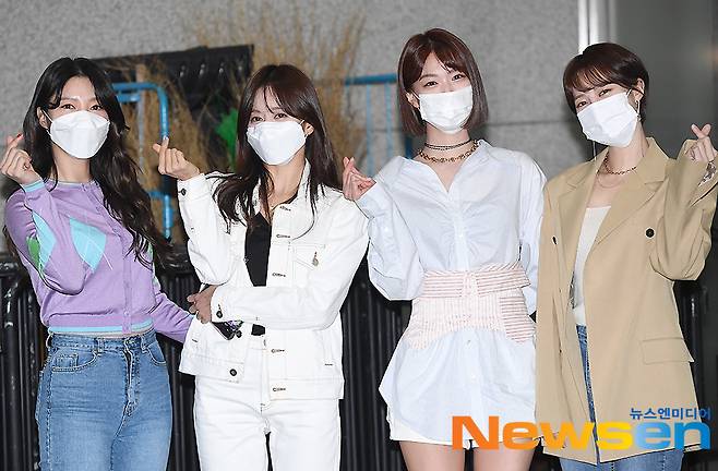 From the left) Actor Hyun-kyung Uhm, Han Bo-reum, Lee Joo-Woo, and Choi Yoon-young pose for the MBC every1 entertainment video star recording at MBC Dream Center in Ilsan-dong, Goyang-si, Gyeonggi-do on the morning of March 18.