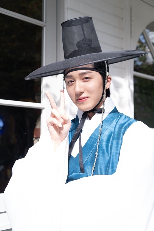 Actor Kang Chan-hee gave his impression of End.Kang Chan-hee received a favorable review for his act of genius musician Jan Jan Jansz Weltevree from the past in KT Seezn (season)s first mid-form drama/SKY original drama, Kashiri Itgo.Kang Chan-hee has added fun to the past by expressing perfectly from enjoying the wind to experiencing strange newspapers in the modern age.Kang Chan-hee was happy to be able to participate in a good work called Gashiri through his agency on March 20.It was a work that I learned a lot from the director and fellow actors as well as the staff who made a relationship while shooting. I also felt the charm of History once again through Gashiri Go.Jan Jansz Weltevree, who was able to learn the true heart of everything and active expression of emotion by Acting the character.Finally, I would like to thank those who loved Gashiri and say hello to them in a more advanced way. Kang Chan-hee, who had returned to History for a long time, completed his visuals with a refreshing hanbok fit.In addition, it has melted into the age with more mature acting ability, and has completed triangular romance with delicate emotional description, proving the possibility of youth.In addition, unlike the heavy characters shown in previous filmography, it was well received as an active spectrum that completely digested the character that is straight in the expression of emotion and emotion.