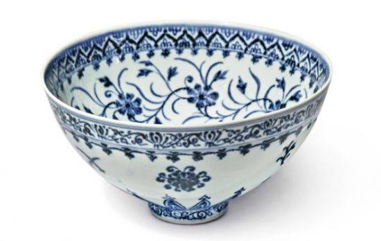 8억원대에 낙찰된 명나라 시대의 도자기. /사진 = 소더비 홈페이지 캡처