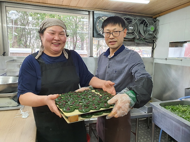 ‘생활의 달인’ 광주 쑥떡 달인이 소개된다.사진=SBS 제공