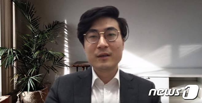 스티븐 왕 샤오미 동아시아 총괄매니저가 23일 열린 '홍미노트10 시리즈' 온라인 기자간담회에서 질문에 답변하고 있다. © 뉴스1