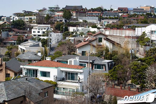 서울 용산구 한남동 고급 주택단지 모습. 2021.3.19/뉴스1 © News1 이재명 기자