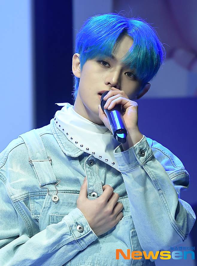 Boygroup BAE173 Jamin is showing its stage at a comeback showcase commemorating the release of its second Mini album INTERSECTION: TRACE (Intersection: Trace) held at Ilji Art Hall in Gangnam-gu, Seoul on April 8.
