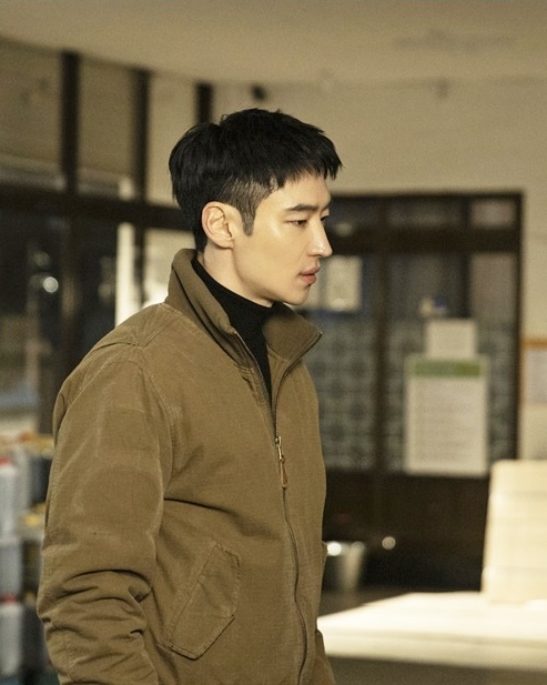 Lee Je-hoon, the expected work of The Good Detective in the first half of SBS, shows the Pungency of condemnation to the perpetrator on behalf of the unfair Victims.SBSs Lamar Jackson The Good Detective (director park jun-woo/playplayplay Oh Sang-ho/production studio S, group Eight) released SteelSeries with the eyes of the beast of Taxihero Lee Je-hoon (played by Kim Do-gi) before the broadcast twice on the 10th.Lee Je-hoons cider truth education scene, which punishes the perpetrator on behalf of unfair Victims, was captured.In the public SteelSeries, Lee Je-hoon is staring at the perpetrator Taehangho (Park Joo-chan) with the eyes of a beast tearing the dark night like pitch.It raises the question of what happened between the bloody Taehangho and Lee Je-hoon, who warns in front of it.In addition, Lee Je-hoons cider-filled force, which makes the Taehangho stuck, makes me look forward to seeing the scene.In the last broadcast, Kim Do-gi (Lee Je-hoon) and Rainbow Darkheros caught the eye by taking on the case of modern-day slavery as their first request.The heinous crime that caused dozens of Victims tears by exploiting the wages and slaves of the disabled, wearing the clothes of a good local businessman, caused the public anger of the house theater.So, I predict that Lee Je-hoon will demonstrate the Cider true education that is piercing to the chest with the Pungency Taxihero activity which pays back several times what he was.Furthermore, Lee Je-hoon brings up the desire for a regular drive again with the exciting action with the added Pungency with the desperate heart of Victims.SBS production team of The Good Detective said, The true education of Taxihero Lee Je-hoon, which will be properly launched from the beginning, will have a thrilling Jeonyul in the house theater. After lucking, Lee Je-hoon and Rainbow Darkheros confirmed the Punchency condemnation and justice I want you to do it.Meanwhile, SBSs Lamar Jackson The Good Detective is a historical site plural act that completes revenge on behalf of unjust Victims and the Rainbow Transportation of Taxi Company, which is covered in the veil of Societies with Disappearance, One Call, OK and the Taxi article Kim Do-Gi, who is the Web agent of the same name. Toon is to be one piece.Park jun-woo, who is optimized for the social accusation genre, catches megaphone and writes a script by Oh Sang-ho, who specializes in crime action entertainment, to show the essence of Korean Darkhero.The Good Detective will be broadcast at 10 pm on the 10th in 19 gold.Photo: SBS