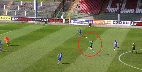 로리 도넬리 36m 헤더골 캡쳐. Glentoran FC Twitter