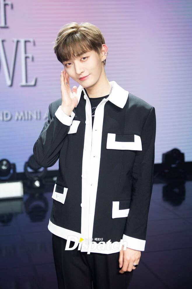 Singer Yoon Ji-sungs second mini-album Temperature of Love showcase was held online on the afternoon of the 15th.Yoon Ji-sung showed a full smile with a clear smile on the day.On the other hand, the title song Love Song depicts stories that everyone can sympathize with in frequent quarrels and misunderstandings with their loved ones, and in the brief breakups that are caused by them.Especially, you can feel the pop sensibility unique to Yoon Ji-sung through the introduction of the introductory and soft voice.Sim-kung on the sideline.boys comebackWait for the grains.
