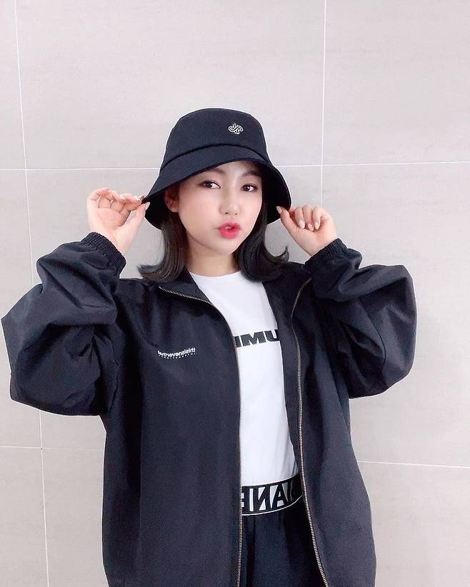 Singer Song Ga-in showed off her hip charm with windbreak fashion.Song Ga-in posted two photos on his instagram on April 22 with the phrase Todays recording is also fun!In the photo, Song Ga-in is wearing a bungee and sticking out his lips. Song Ga-in boasts cute beauty with Chapssal-tteok skin and dark features.The netizens who saw this responded such as I suffered from recording, I am pretty today and I am beautiful.Song Ga-in made his debut with his single album Sanwon A River Wind in 2012.Song Ga-in is actively active in 2019 with a lot of love for TV MisMrMr. Trot.Song Ga-in is appearing on KBS 2TV Mr. trot Magic Wanderer.