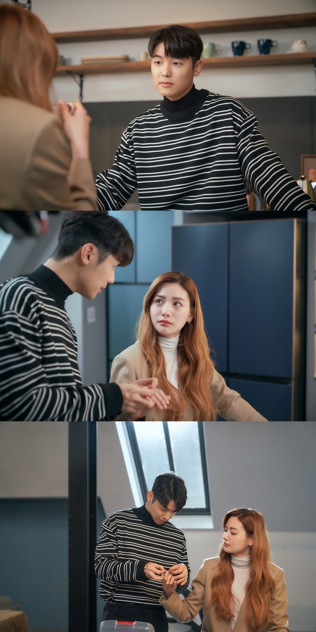 Oh! Lord Estuary romance continues.MBC Tree Drama Oh! Lord (playplayed by Cho Jin-guk/directed by Oh Da-young) turned around the turning point, and the atmosphere of the drama was sharply reversed.In the 9th episode broadcast on April 21, the streets of Orlord (Nana) and Han Bi-soo (Lee Min-ki) are getting closer, and an unidentified white man appeared in front of Han Bi-su.At the same time, the Hanbisu disappeared from Orlords eyes. The house theater was shocked.There is another man in Oh! Lord who loves Ord besides Hanbisu.Looking at Orlordman for just 17 years, it is Jung Yoo-jin (Kang Min-hyuk Boone), Orlords perfect Southern Sachin.Jung Yoo-jin has a little gut feeling that Orlords mind is leaning toward Hanbisu, but not Jung Yoo-jin, who will easily give up on her.Lord s production team Jung Yoo-jin s eyes can be seen in the photo.The released photo captured a scene of the 10th episode of Oh! Lord, which will be broadcast on the 22nd.In the photo, Orlord and Jung Yoo-jin are spending time together at Jung Yoo-jins house: Jung Yoo-jin, who looked at Orlord with a serious look.Orlord, who meets the eyes of Jung Yoo-jin, feels the familiarity and comfort between the two.The most eye-catching is the last picture: Jung Yoo-jin is putting a band on Orlords hand, treating him.Unlike Hanbisu, who is still in love, Jung Yoo-jins affectionate personality is attractive.As the relationship between Han Bi-su and Orlord became unstable due to the appearance of Whiteman, it is noteworthy how Jung Yoo-jin will approach Orlord and whether Jung Yoo-jin will be able to capture Orlords heart.The 10th episode will be a shock to Han Bi-su, which will have a significant impact on Orlord as well as Jung Yoo-jin, who likes Orlord.I would like to ask you a lot of interest and expectation about how Jung Yoo-jins love of seeing a woman for 17 years will work on the development of the drama, and what kind of charm Jung Yoo-jin is drawn by Actor Kang Min-hyuk 
